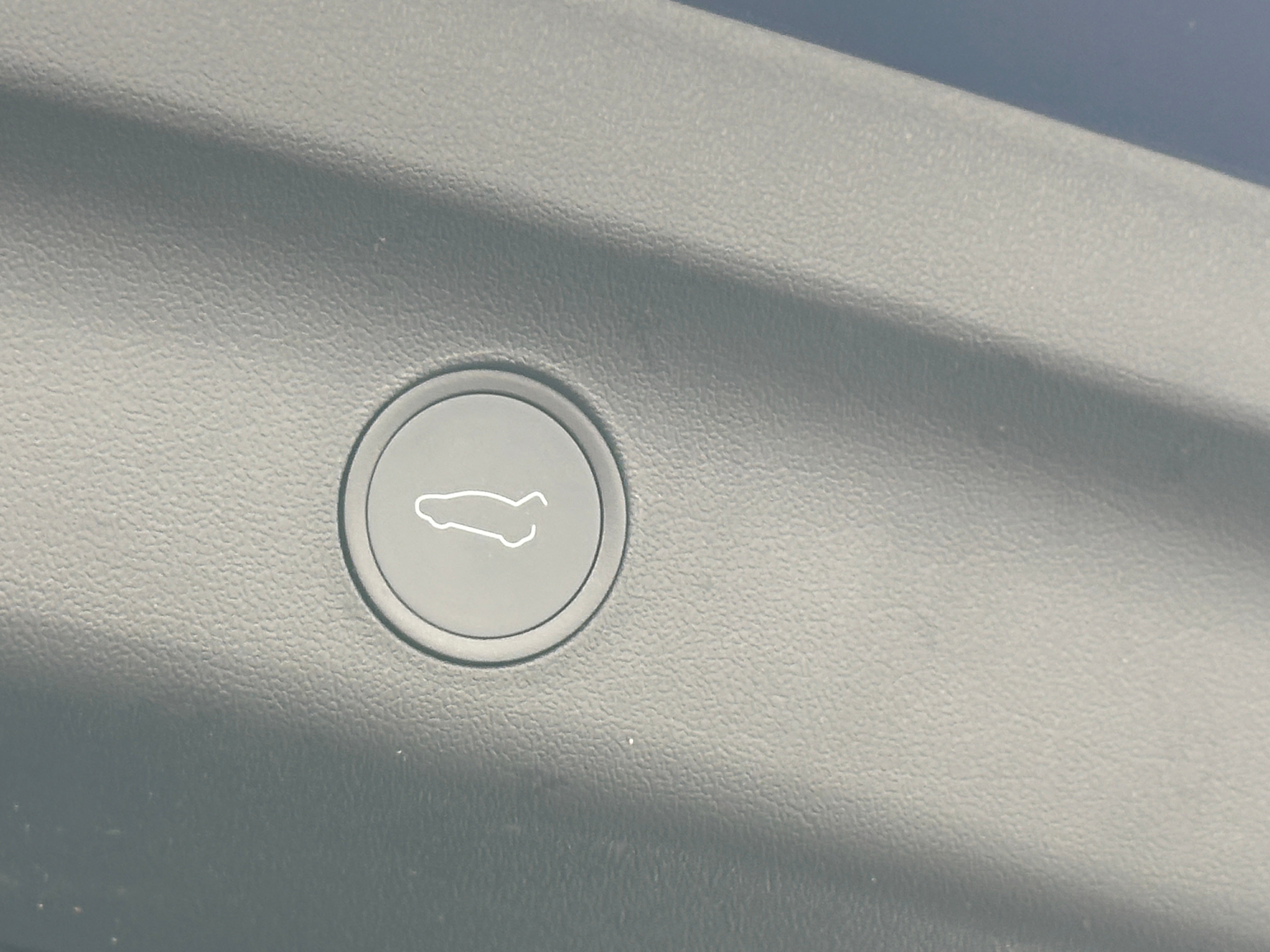 tesla model y 2022 7SAYGDEF8NF452440 image tesla model y 2022 7SAYGDEF8NF452440 image